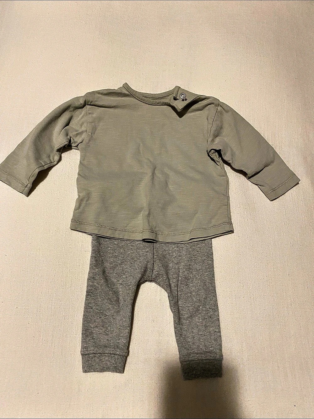 ZARA Baby 1-3 M Green & Gray Set Like New